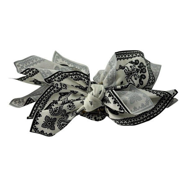 Bandana Bow Hair Claw Clip Black & White Paisley Scarf Bow Hair Accessory - Picture 3 of 8